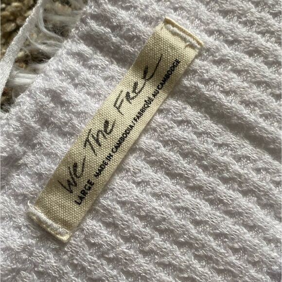 We the Free Top White Raw Hem Waffle Knit Womens Size Large - Picture 7 of 9